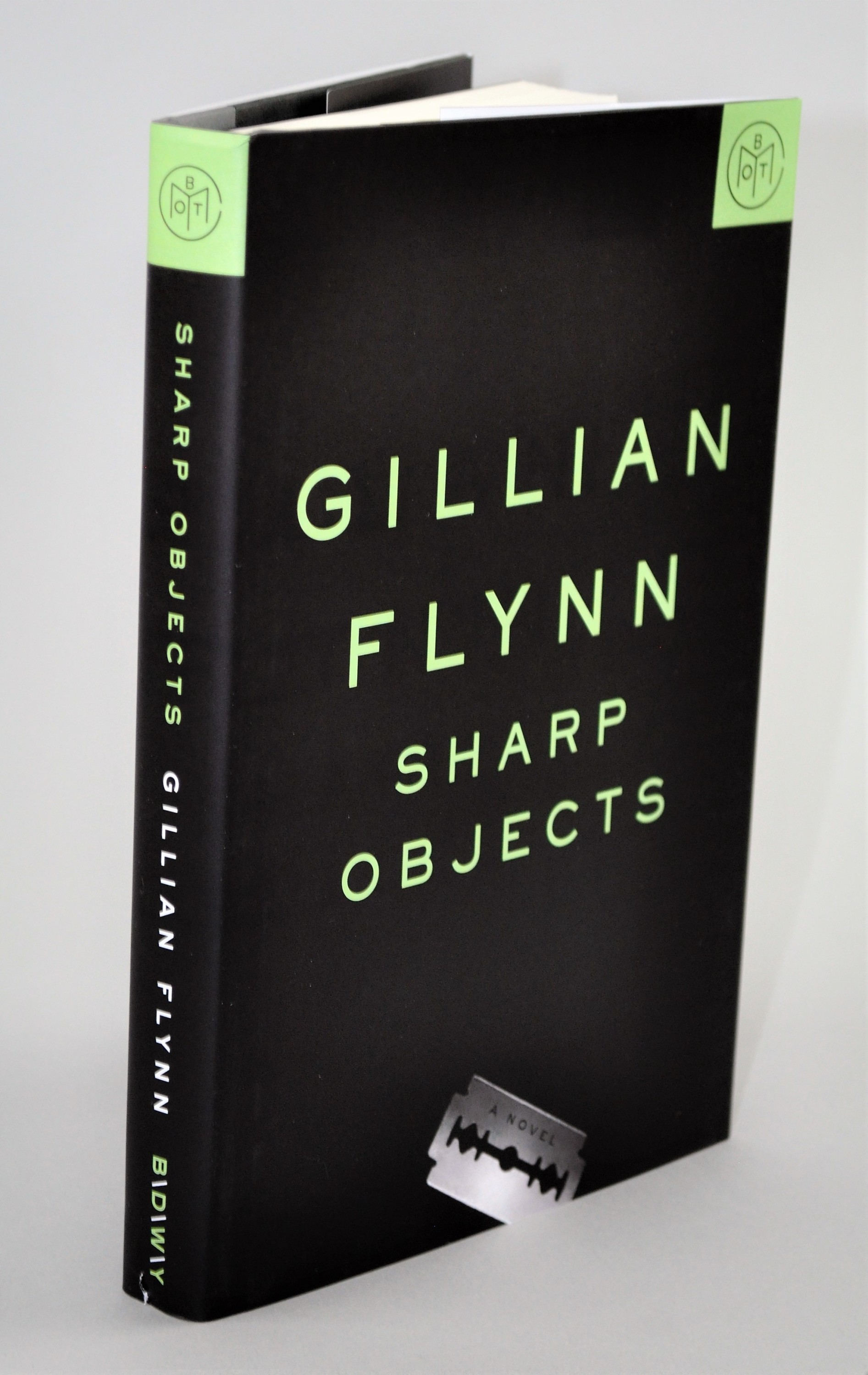 Sharp Objects Gillian Flynn Book Review